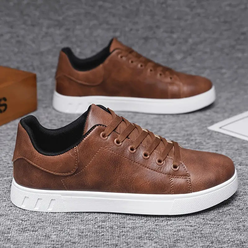 Men's lace-up shoes with extra comfort