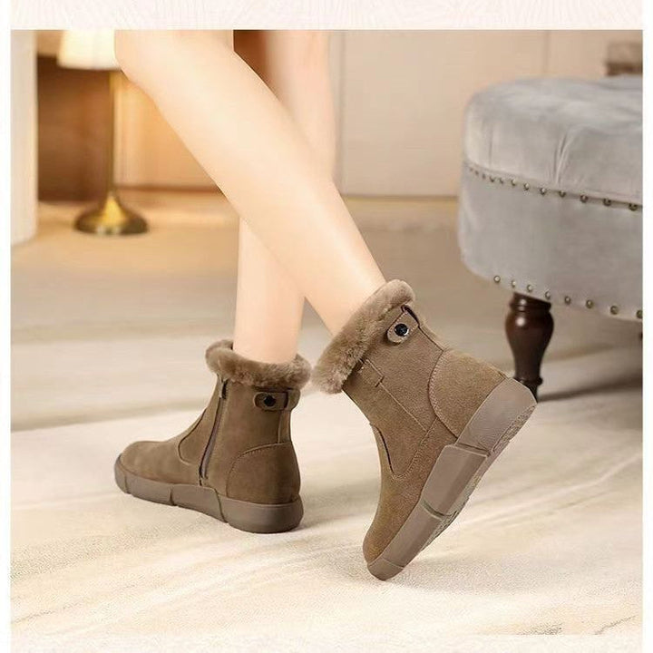 Ladies boots with flat heel and warm fleece lining