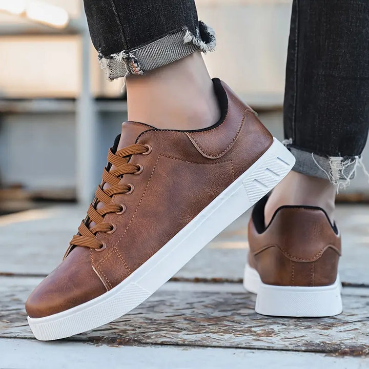 Men's lace-up shoes with extra comfort