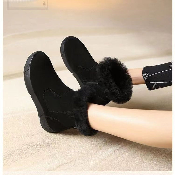 Ladies boots with flat heel and warm fleece lining