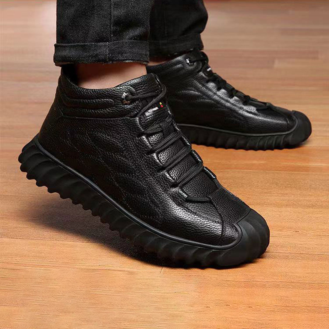 Black men's shoes with warm inner lining