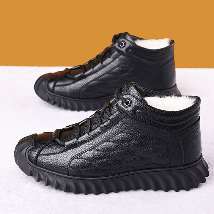 Black men's shoes with warm inner lining