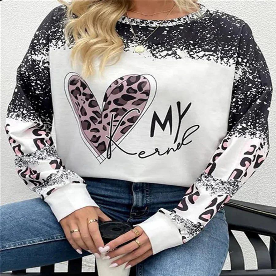 Comfortable warm jumper for women with feather print