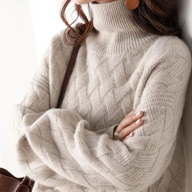 Elegant and chic cashmere jumper for women