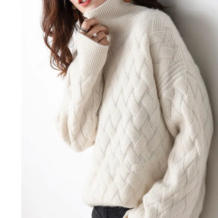 Elegant and chic cashmere jumper for women