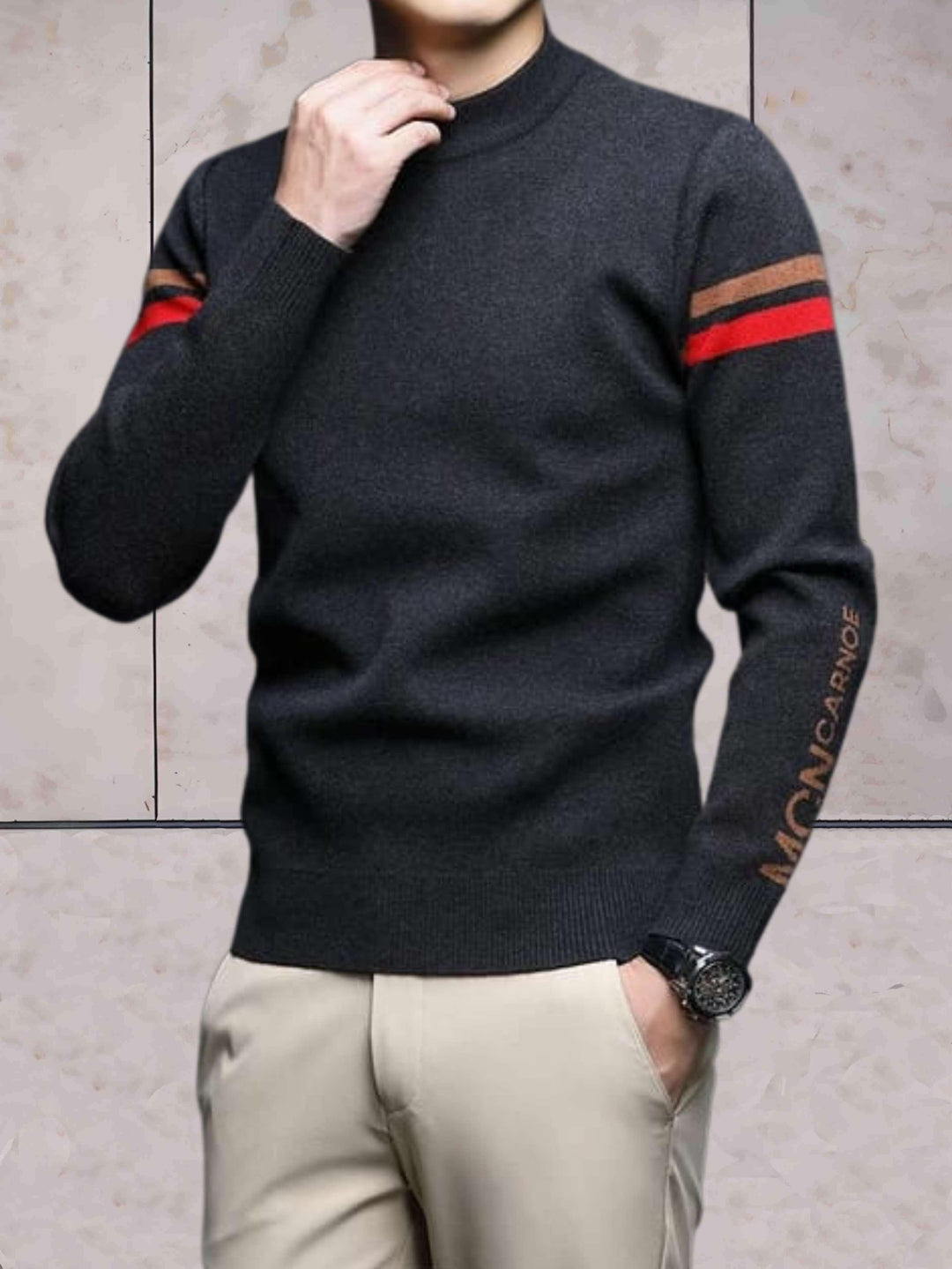 Men's Sweater with Round Neck and Contrasting Colors on the Shoulder