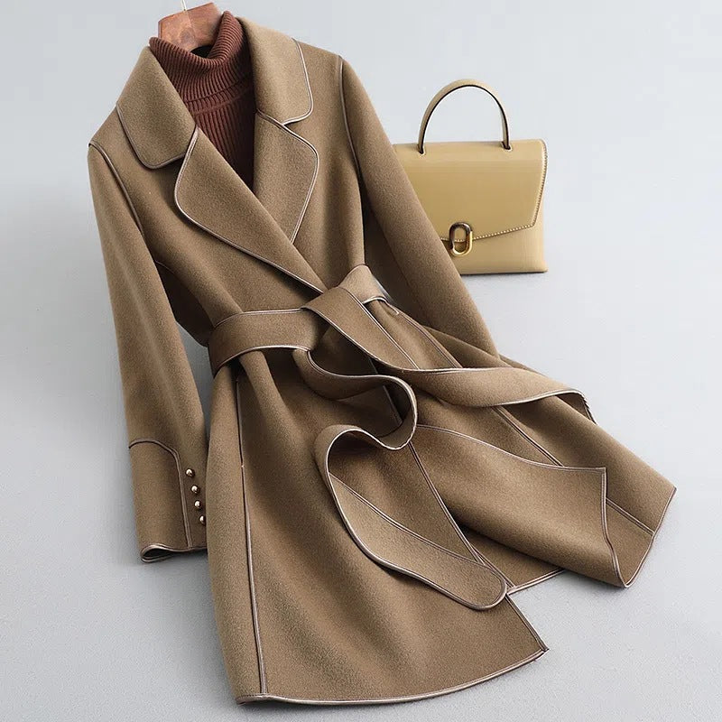 Fashionable coat with belt for women