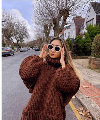 Women's oversized knitted jumper