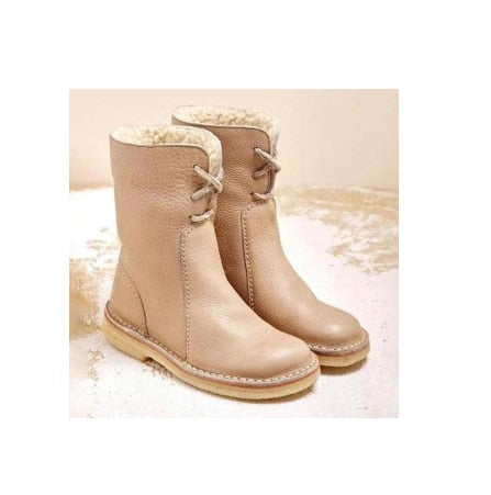 Waterproof women's boots with wool lining