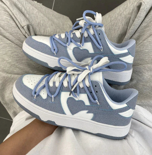 Trendy women's trainers