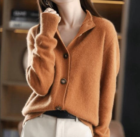 Elegant knitted cardigan