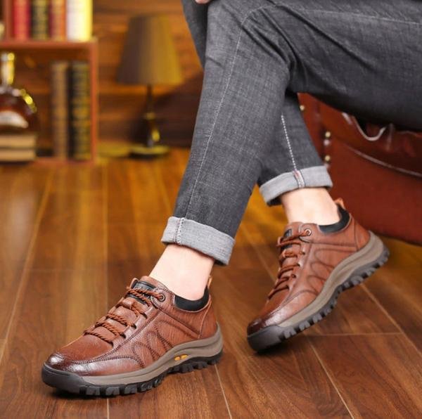 Supporting leather men shoes