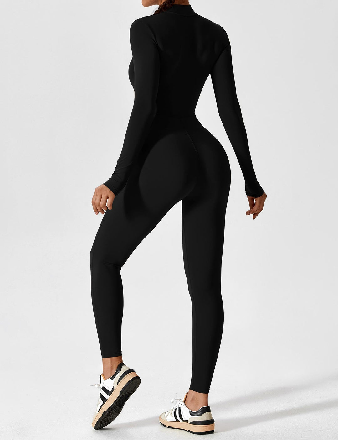 Ladies long-sleeved jumpsuit with zip fastening and open collar