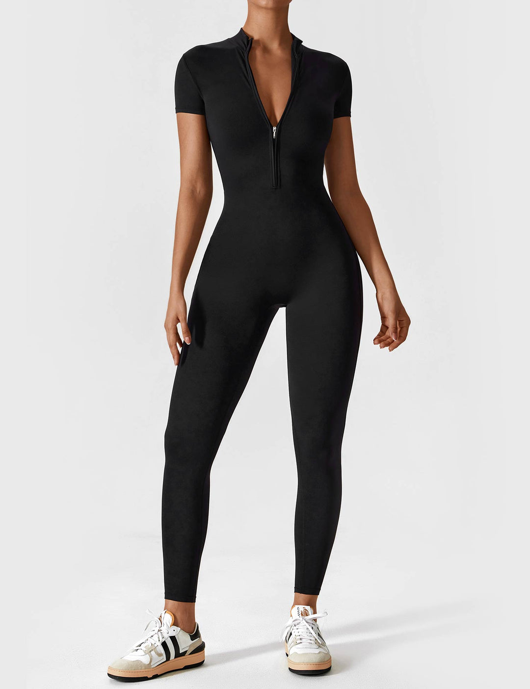 Ladies long-sleeved jumpsuit with zip fastening and open collar